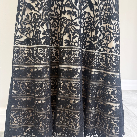 Jovani Black and Cream Lace Maxi Dress - Evening Gown - Size 10 - Picture 13 of 16